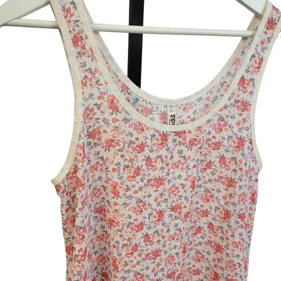 Mudd  Light Flowy Floral Tank - Picture 2 of 5
